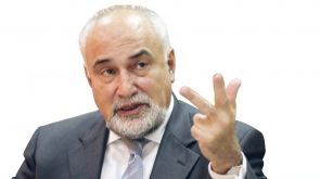 Vosganian, săgeți către liderii PNL și USR