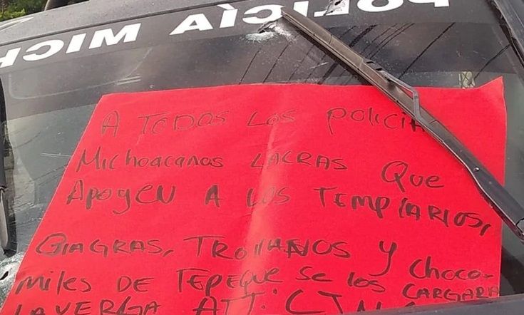 14 poliţişti au fost ucişi într-o ambuscadă. Un bilet roșu găsit pe parbrizul mașinii...