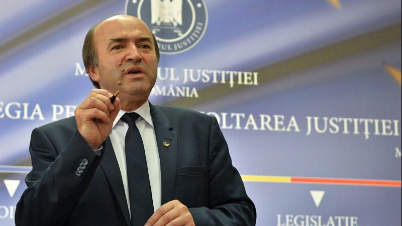 Tudorel Toader scrie o carte. Fostul ministru al Justiţiei, anunţ pentru realitatea.net