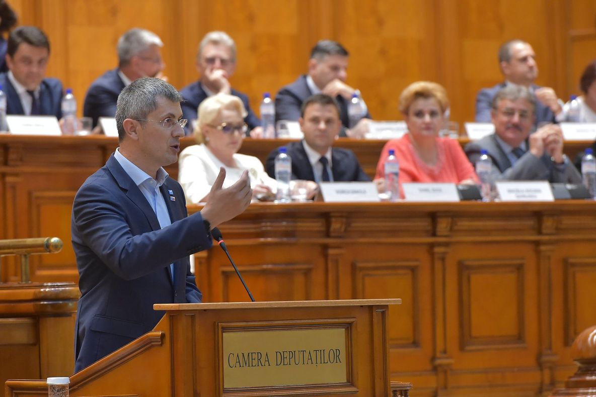 Dan Barna vrea demisia Vioricăi Dăncilă