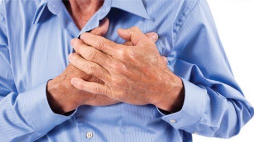 Înțepăturile în piept pot anunța boli grave. 7 simptome pe care să NU le ignori