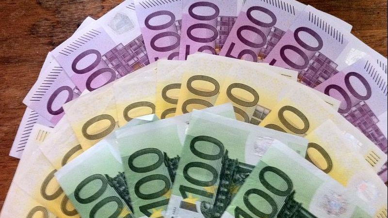 Cu ce ademenește PSD înaintea moțiunii? 