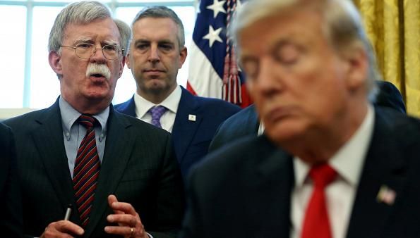 EXPLOZIV. ”Operațiunea Ucraina”, denunțată chiar din Casa Albă de fostul consilier al lui Trump