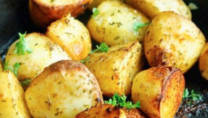Cum faci cei mai buni cartofi la cuptor. Ingredientul care face toată diferenţa