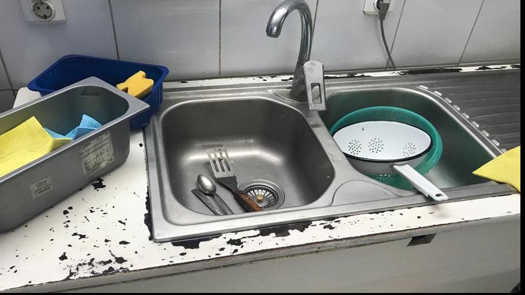 Terasa ”dezastru” închisă. Ce a descoperit Protecția Consumatorilor 