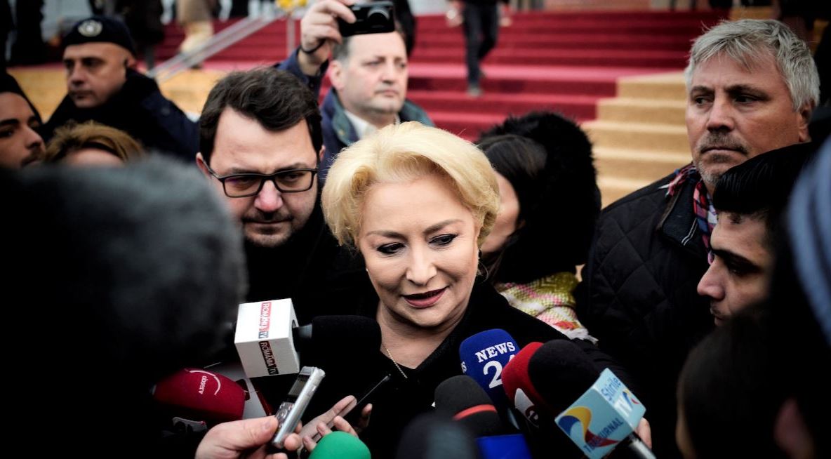 VIDEO Dăncilă, întâmpinată cu scandal în Ferentari