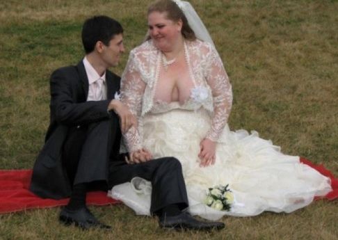 Credeau că nunta a fost perfectă. Când au văzut pozele, au înlemnit! Ce se petrecuse, de fapt, acolo