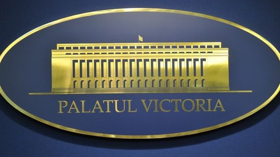 Liberalii o țin din ședință în ședință ca să bată în cuie schița noului guvern