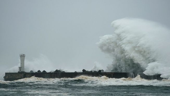 Japonia, afectată de cel mai violent taifun din ultimii 60 de ani