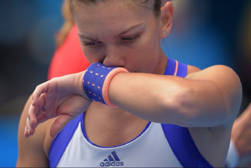 Halep, învinsă de Svitolina! Calificarea se joacă în ultimul meci