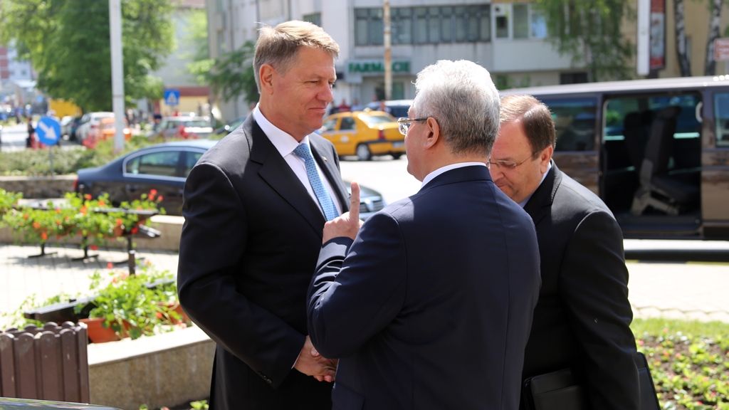 Iohannis, o zi președinte, o zi prezidențiabil - Ce are astăzi în agendă