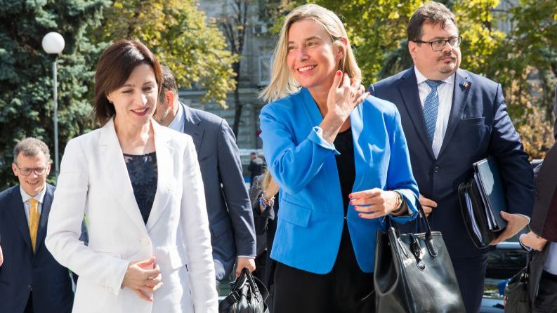Federica Mogherini anunță, la Chișinău, deblocarea asistenței financiare a UE pentru Moldova