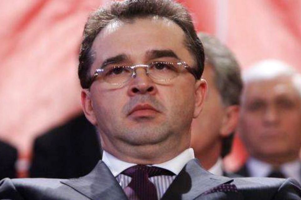 Baronul Oprișan, luat peste picior la el acasă. Fotografia care a devenit virală