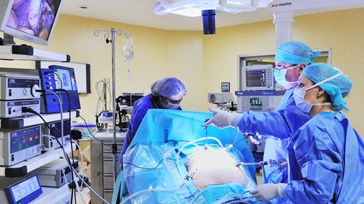 Pacient cu tumoră pe creier, operat cu SUCCES, la Iași: Riscurile erau URIAȘE