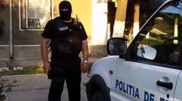 Ce au găsit polițiștii de frontieră printre bagajele unor bulgari care au vrut să între în țară