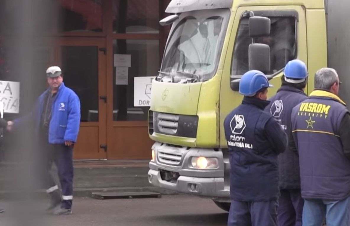 Protest la Salina Ocna Dej! 100 de angajaţi au oprit activitatea