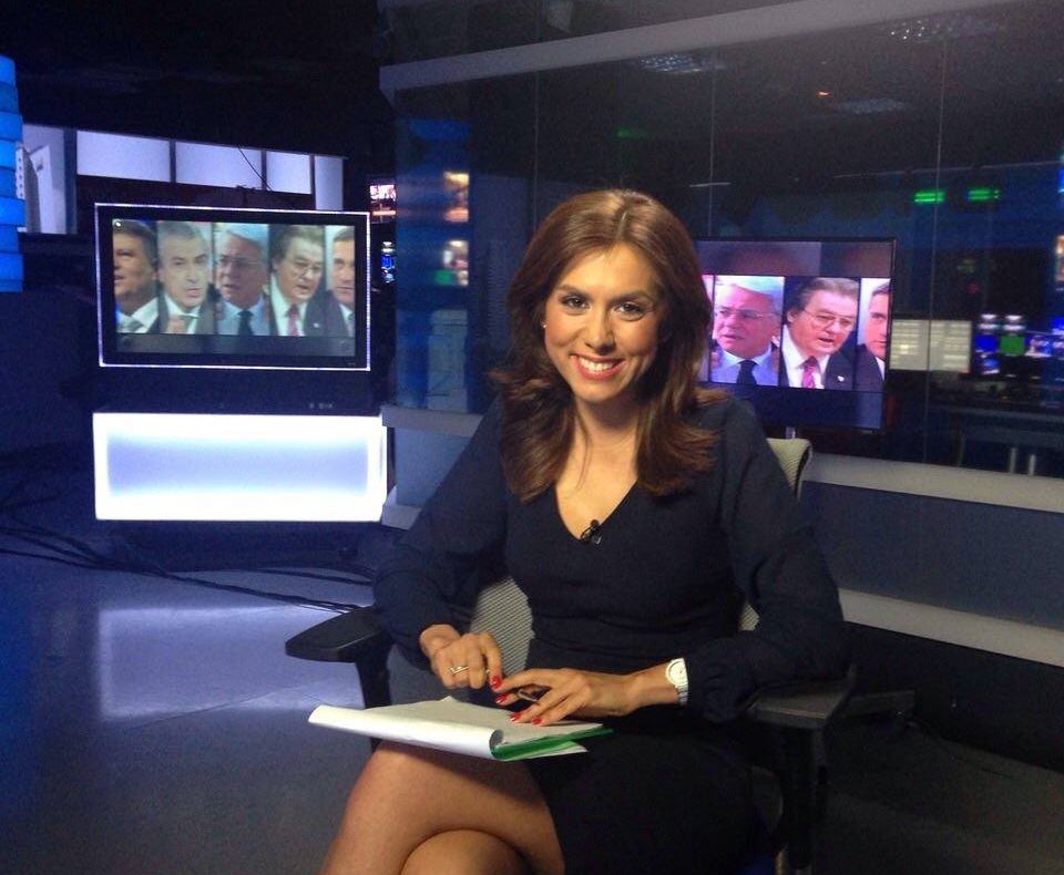 Denise Rifai: "În ce calitate dă Barna autografe?"