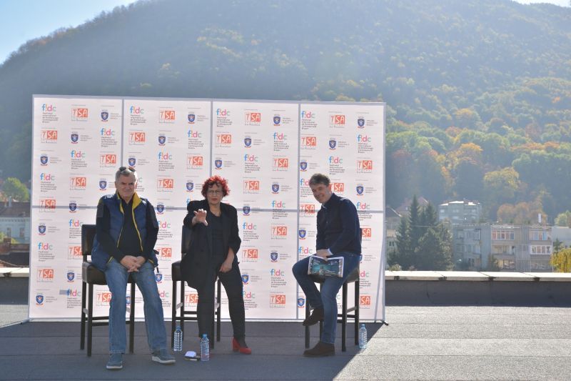 Scripcaru a ajuns, până la urmă, pe acoperiș!