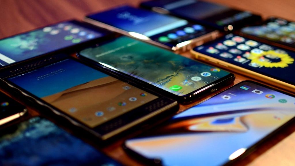 Vânzările de smartphone, în creștere, după doi ani de scăderi