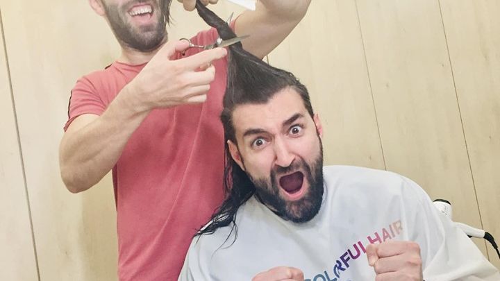 Smiley a renunțat la părul lung. Cum arată acum?