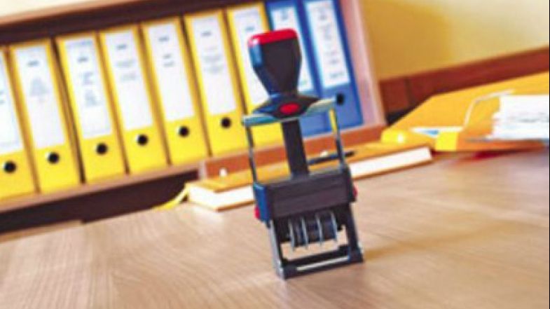 Ștampila, eliminată oficial. Klaus Iohannis a semnat decretul