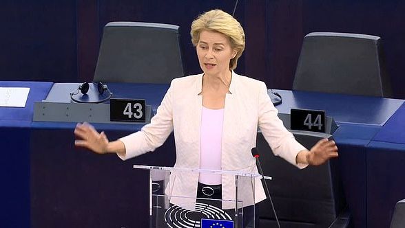 Ursula von der Leyen vrea și un comisar european britanic 