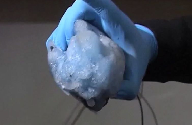 Gheață albastră căzută din cer în România