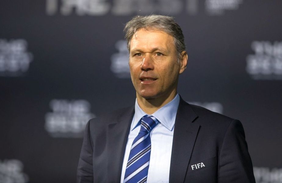 Scandal uriaş în săptămâna antirasism din Olanda! O legendă a fotbalului a salutat nazist