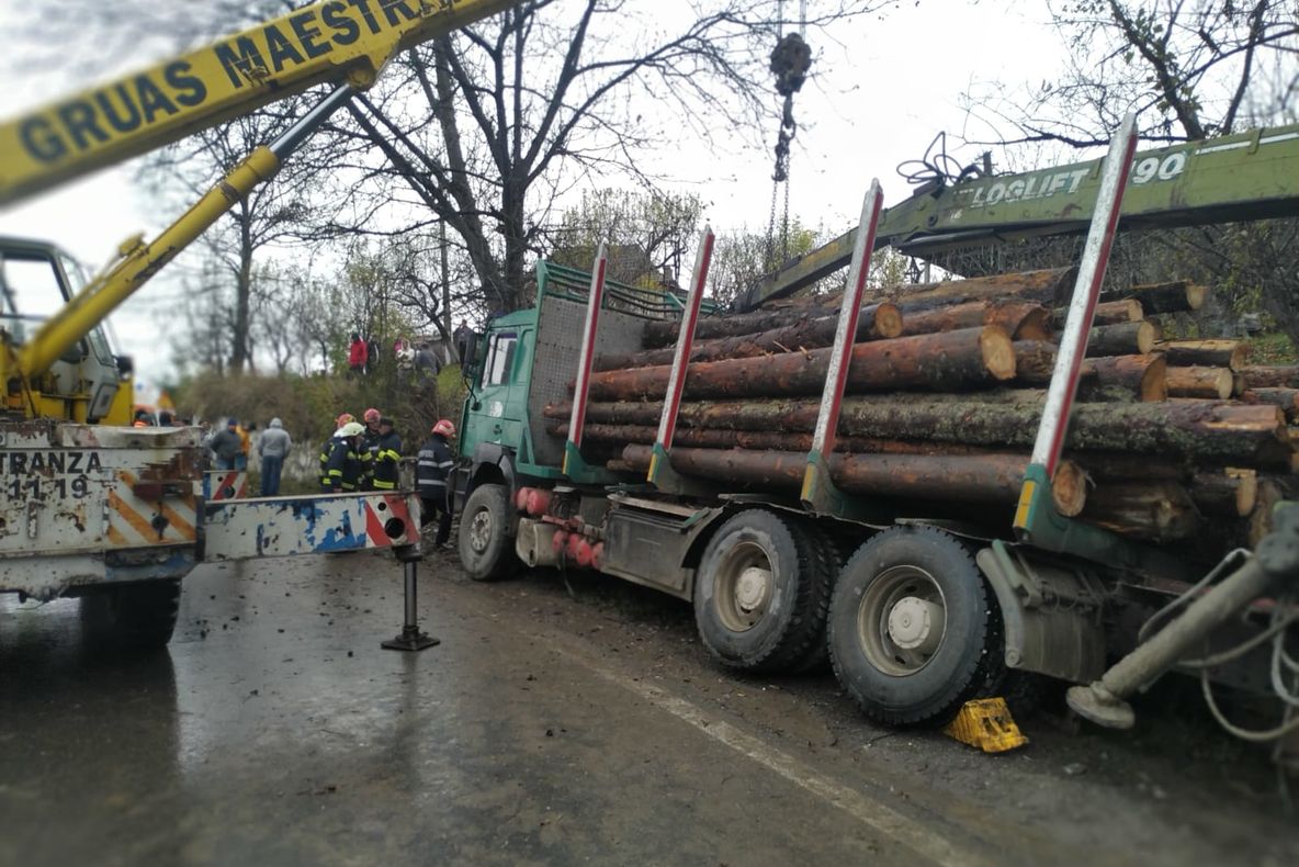 Un accident mortal îi scoate pe oameni în stradă, chiar în ziua alegerilor prezidențiale