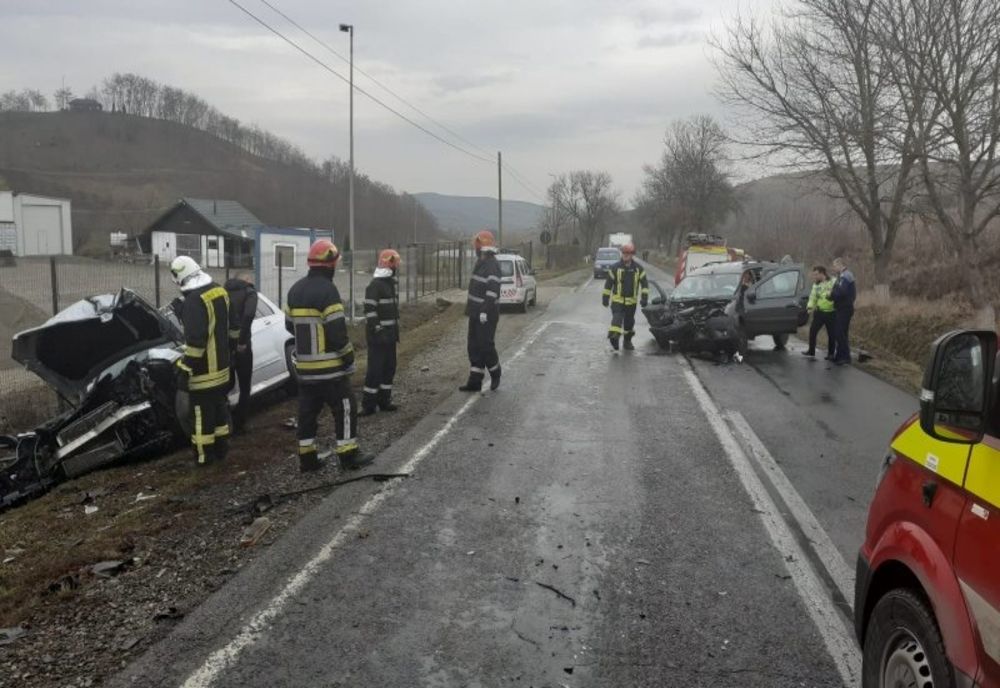 Grav accident în Apahida! Impact violent între două maşini