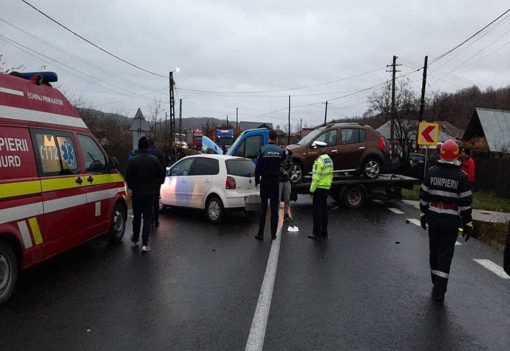 Accident cu trei mașini pe DN 7! Traficul blocat