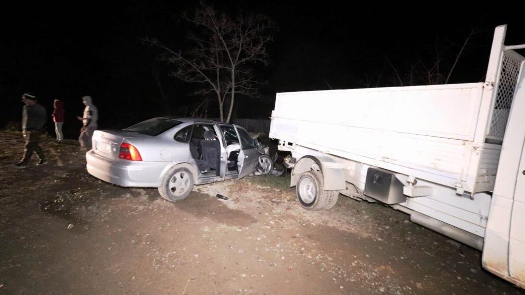 Accident urmat de incendiu, în Piatra-Neamț. Șoferul era beat și nu avea permis