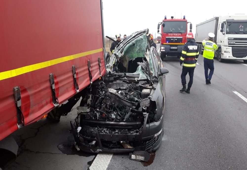VIDEO Accident teribil între un autoturism și un TIR, pe Autostrada București-Pitești