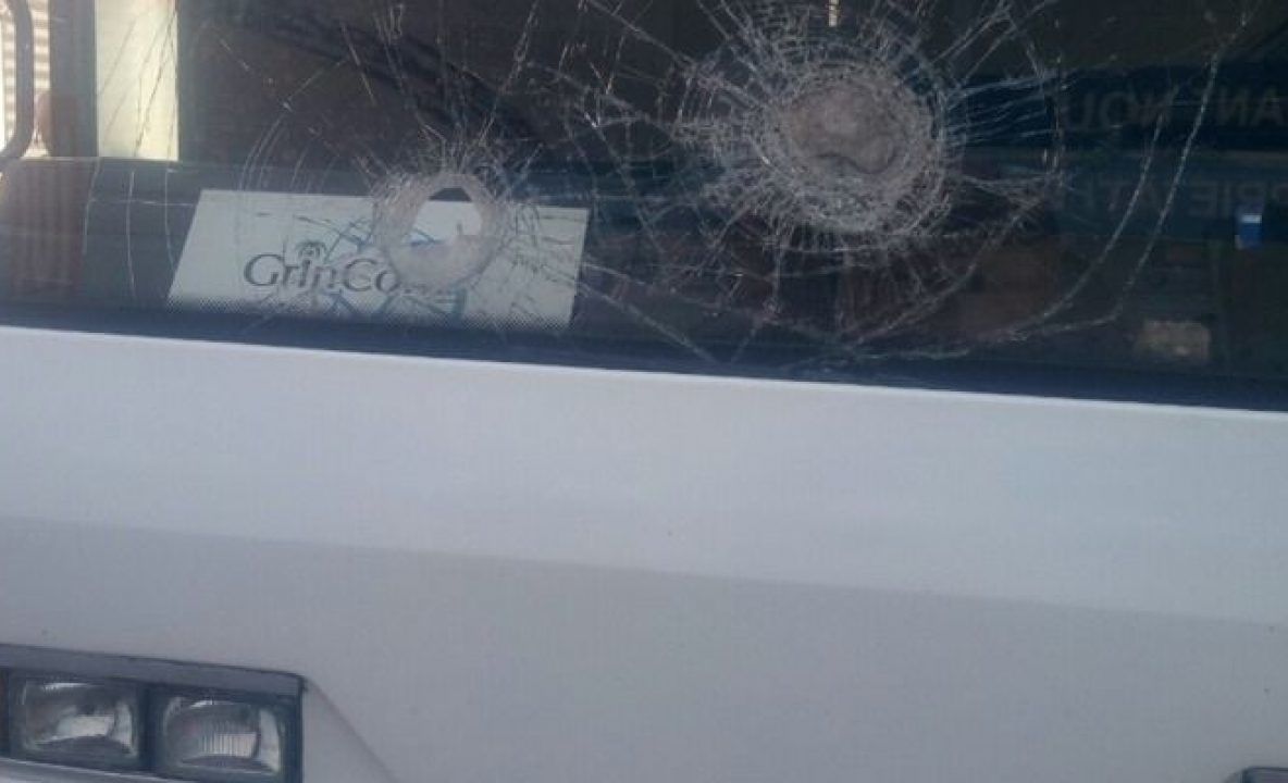 Mai mulți fotbaliști au fost răniți, după ce autocarul lor a fost atacat 