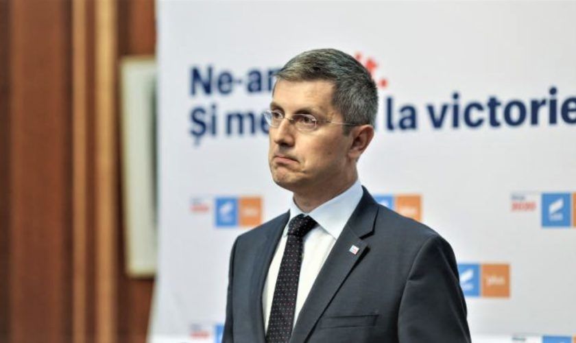 Barna îi dă răspunsul fostului cârmaci al țării: "Să rămână în barca lui"