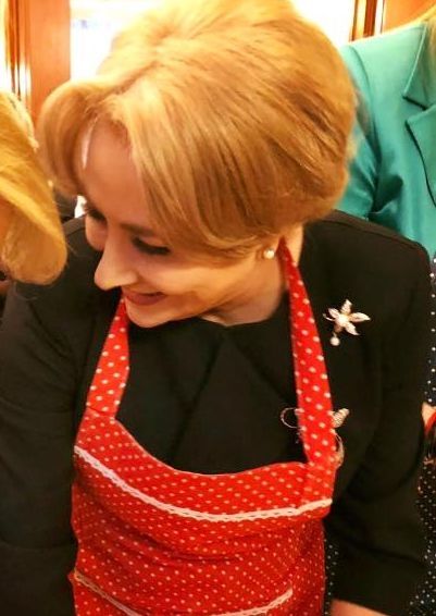 Viorica Dăncilă s-a semnat „bucătar-șef” la sfârșitul unei scrisori în care susţinea controversata OUG 13