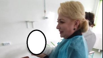 Dăncilă și Pintea, cercetate după ce au ținut în brațe bebeluși la maternitatea din Focșani