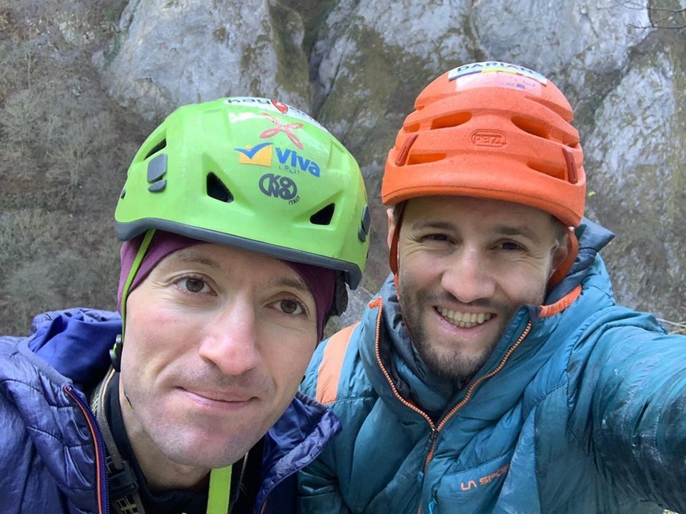 Alegeri prezidențiale 2019 turul 2. Ce transmit alpiniștii pentru cei care votează 