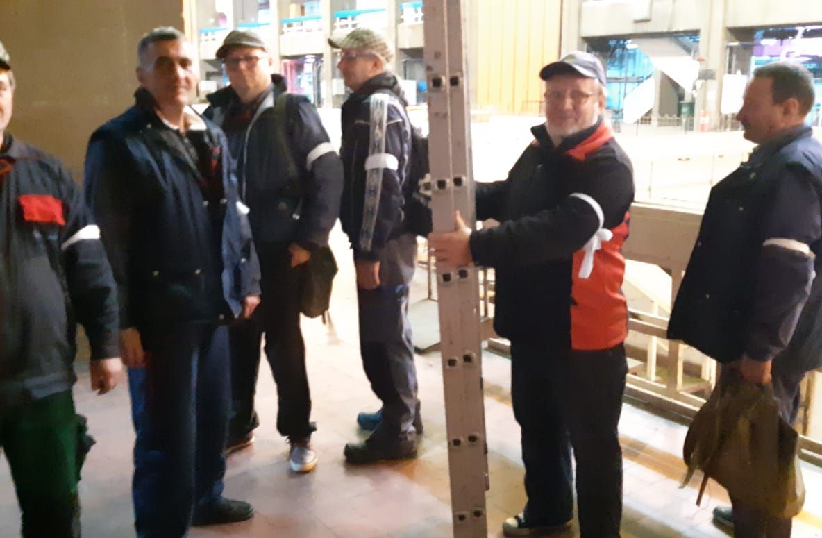 Angajații Hidroserv Porțile de Fier au intrat luni în grevă japoneză