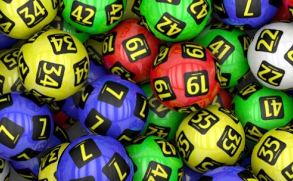 A 13-a extragere săptămânală la Loteria de Vaccinare are loc vineri seara