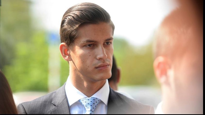 Fiul lui Adrian Năstase nu a așteptat să-l dea Ludovic Orban afară de la Guvern