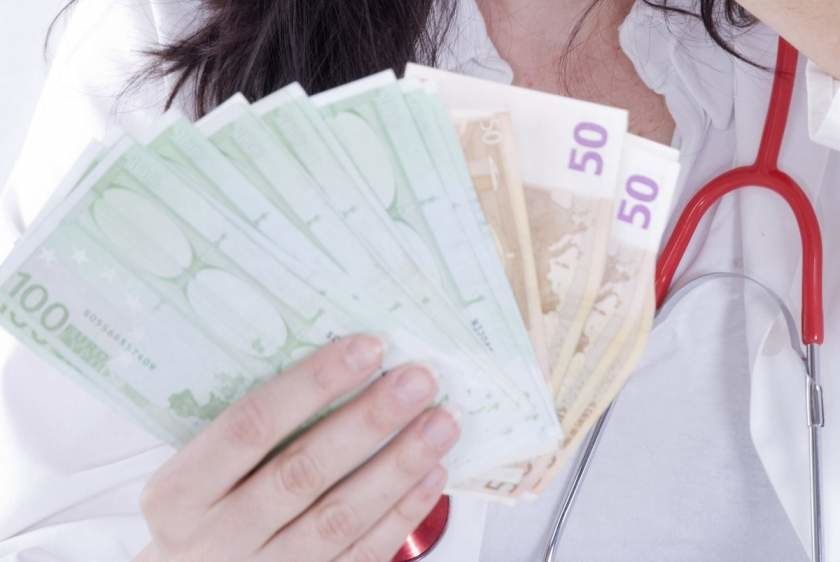 ”Mită în spitale Covid” - suspecții rămân în arest. Acuzațiile care li se aduc