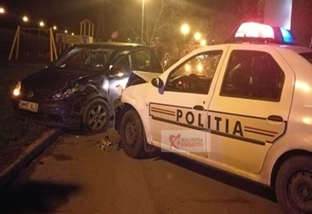 Coliziune frontală cu o autospecială a Poliției, în Satu Mare. Oamenii legii spun una, șoferul spune altceva