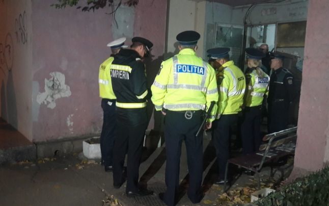 Polițiștii care au intrat în "blocul groazei" din Timișoara, de urgență la spital
