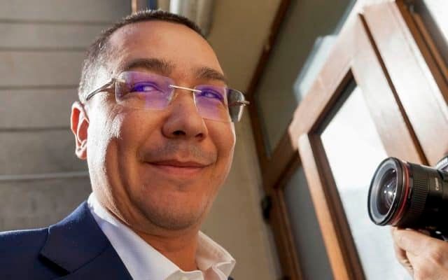 Ponta:"M-am întrebat până în ultima secundă dacă să votez sau nu!"