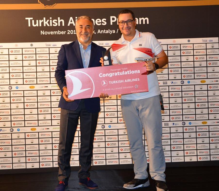 Pro România arde, iar trădătorul se relaxează, alături de denunțătorul DNA, în Turcia