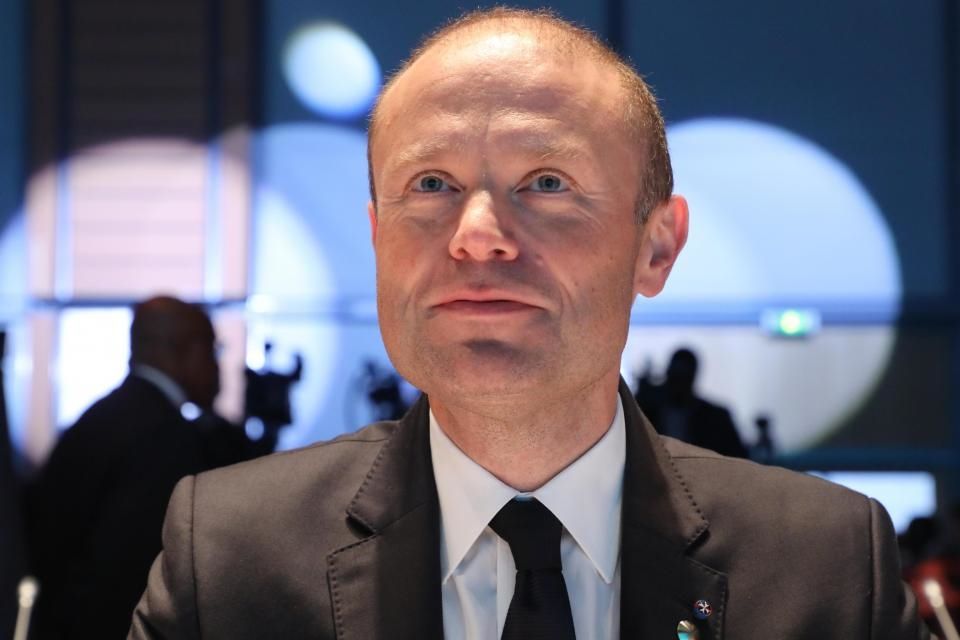 Parlamentul European cere demisia imediată a premierului maltez