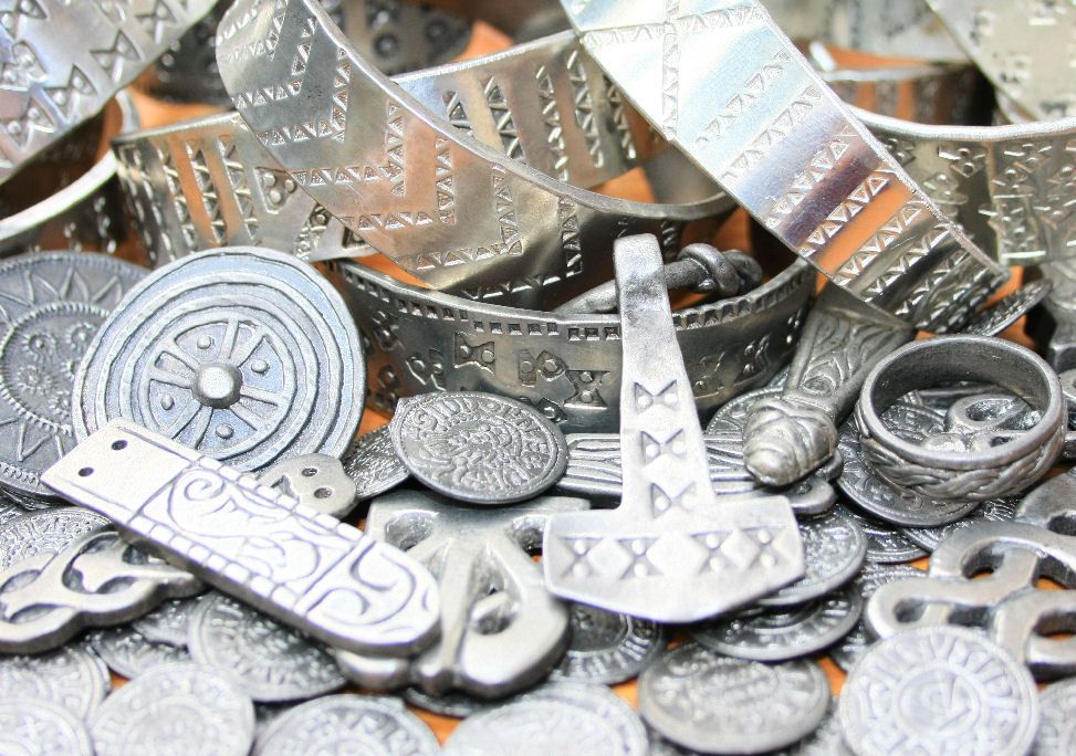 Au găsit comoara Vikingilor, în valoare de milioane de euro, dar nu au știut adevărul crunt despre ea