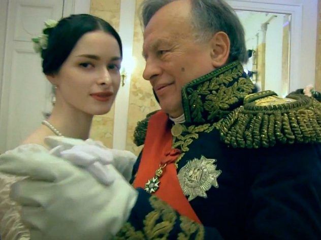 A vrut să se sinucidă la reconstituirea crimei! Cazul șocant al savantului rus care și-a decapitat iubita