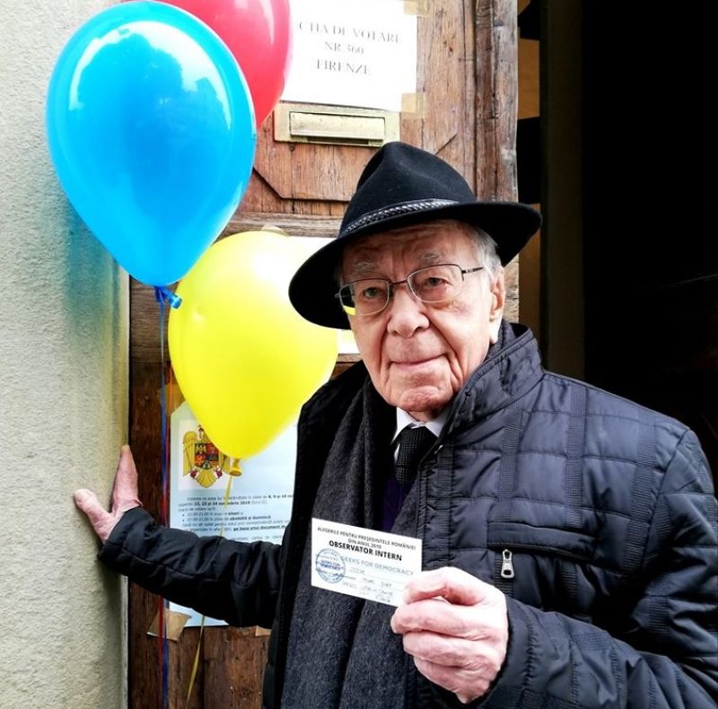 Mihai Șora, mesaj de mobilizare pe Facebook: "Nu alegem doar un om, ne alegem viitorul"